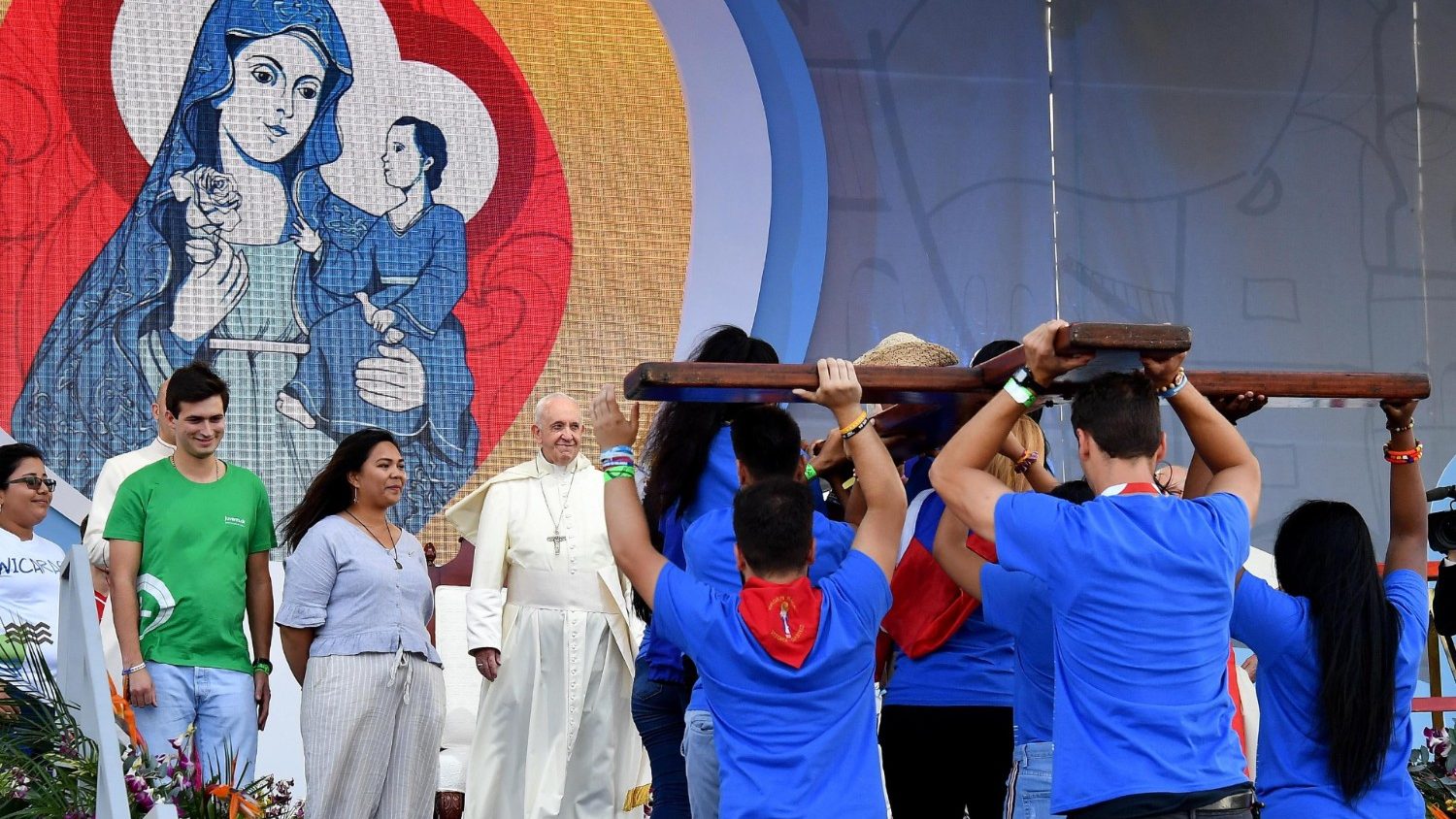 Il Papa ai giovani: Dio vi ama e la Chiesa ha bisogno di voi ...