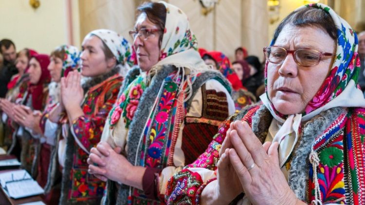Ilustračná snímka: Veriaci maďarskej národnosti v rumunskej Transylvánii