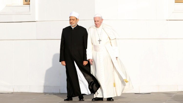 Als der Papst und Großimam Al-Tayyeb in Abu Dhabi waren....
