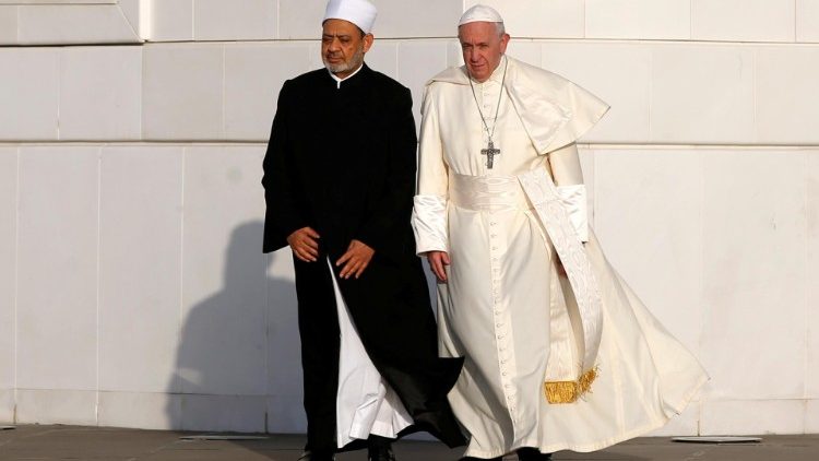 Папа Францішак і шэйх Ахмед Эль Таеб 