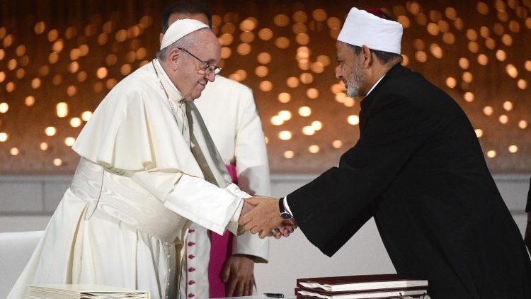 Il Papa  e al Tayyeb ad Abu Dhabi