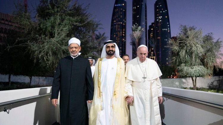 Franziskus mit Islamvertretern im Februar 2019 in Abu Dhabi