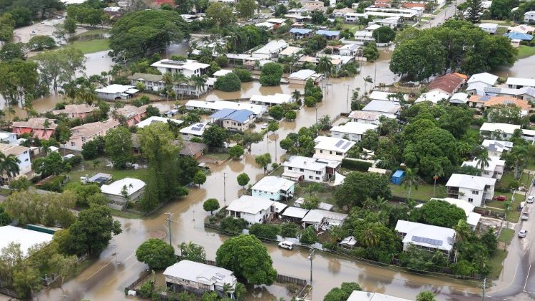 Townsville Australia inundaciones telegrama Papa dolor