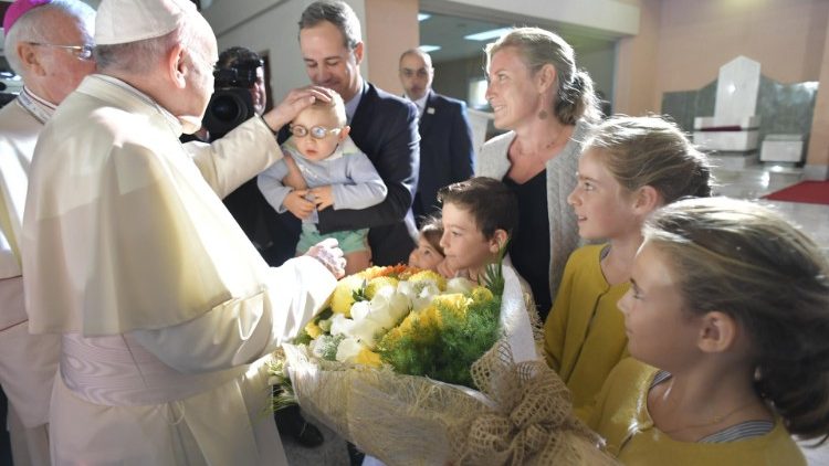 Папа Франциск на посещение в катедралата Св. Йосиф в Абу Даби 