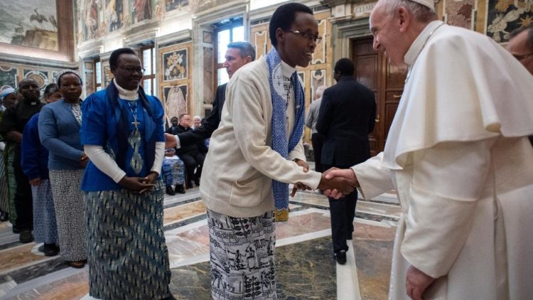 Papež František přijal misionáře a misionářky Afriky