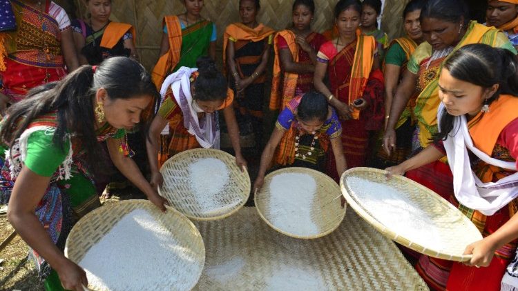 Mujeres de la tribu Tiwa en Assam