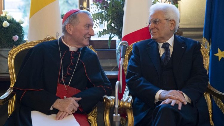 Ватиканският държавен секретар кард. Паролин с италианския президент, Серджо Матарела
