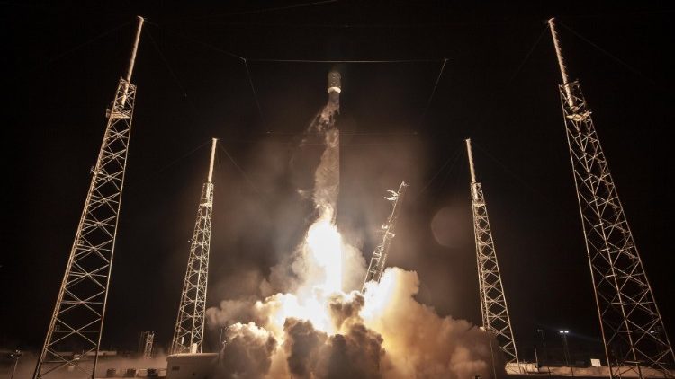 lancio di un satellite nello spazio
