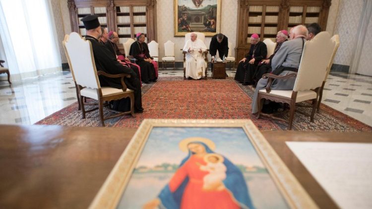 Папа Франциск с епископами Казахстана