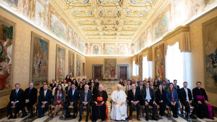 Papa i članovi Papinskog povjerenstva za Latinsku Ameriku
