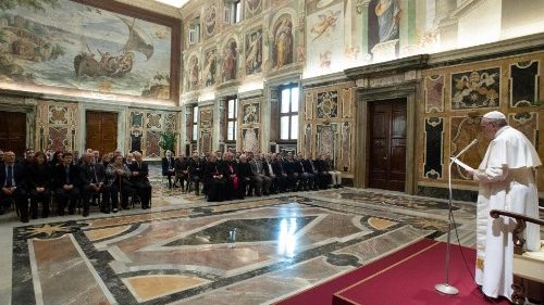 Папа встретился с сотрудниками Секретного архива Ватикана