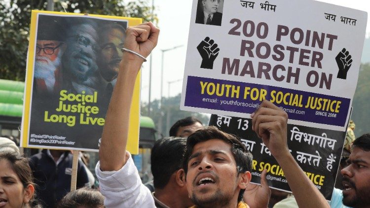 Индийски далити, протестират срещу индийското правителство в Ню Делхи