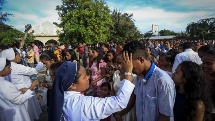 Católicos timorenses na Quarta-feira de Cinzas