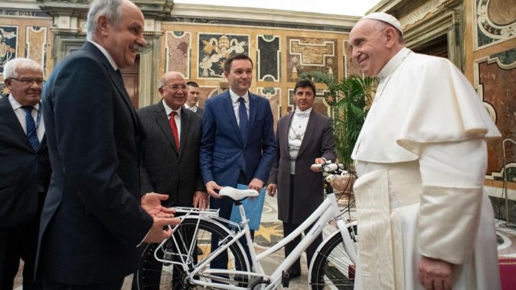 教宗方济各接见欧洲自行车联盟