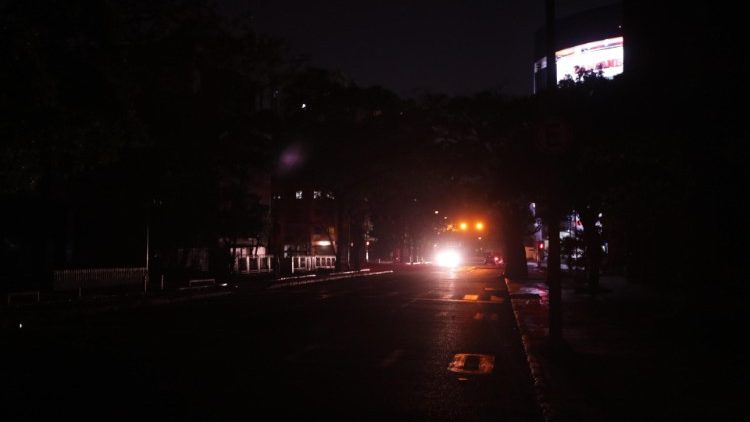 वेनेजुएला की राजधानी कराकास में बिजली ठप