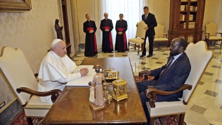 Franziskus bei einer Begegnung mit dem südsudanesischen Präsidenten Salva Kiir im März 2019