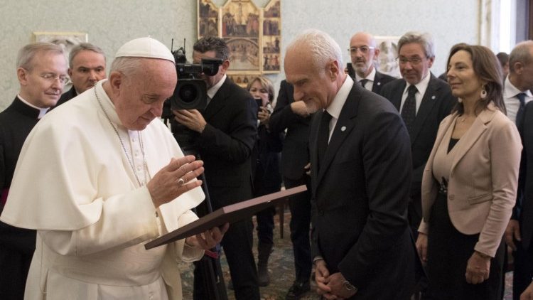 Papa Franjo s talijanskim pedijatrima