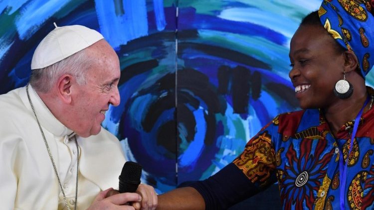 Ferenc pápa videókonferenciája fiatalokkal