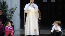 pope-francis-visits-loreto-1553515130786.jpg