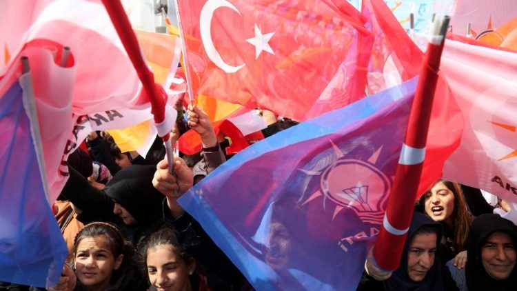 Des militants du président turc Recep Tayyip Erdogan, lors d'un meeting électoral à Ankara, le 28 mars 2019. 