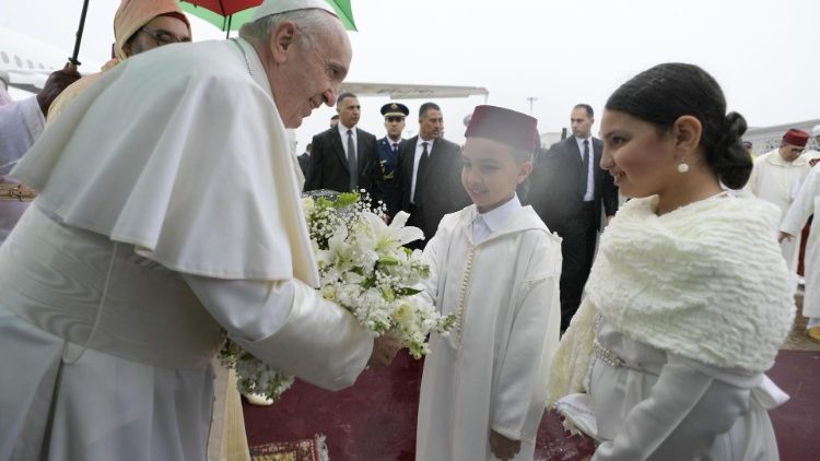 Children welcome Pope Francis to Morocco