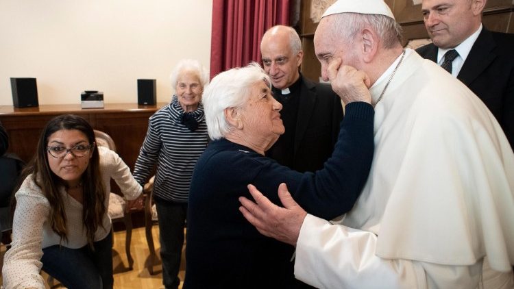Papst Franziskus besucht Alzheimer-Patienten in Rom an einem "Freitag der Barmherzigkeit", 12. April 2019