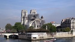 cathedral-of-notre-dame-of-paris-fire-afterma-1555490951581.jpg