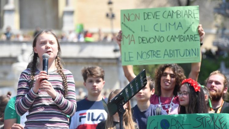 Greta Thunberg in Rom auf der Piazza del Popolo