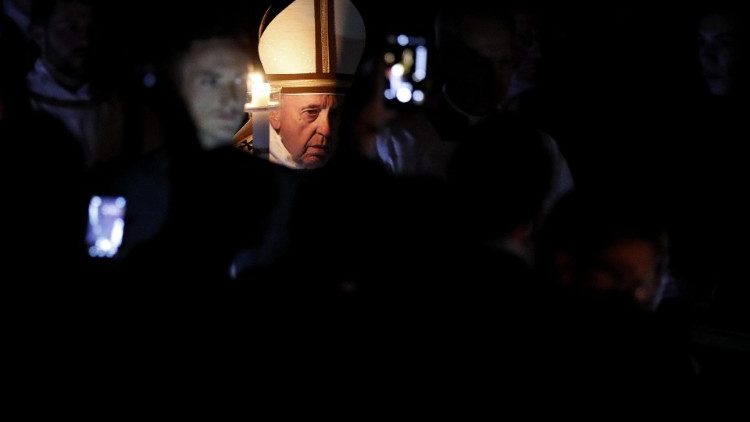 pope-francis-leads-easter-vigil-mass-1555787940282.jpg