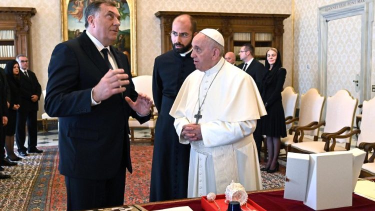 pope-francis-meets-with-chairman-of-the-presi-1556277000194.jpg