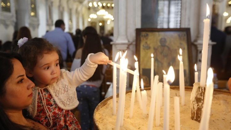 Griechisch-orthodoxe Christen feiern am 28. April in Damaskus das Osterfest