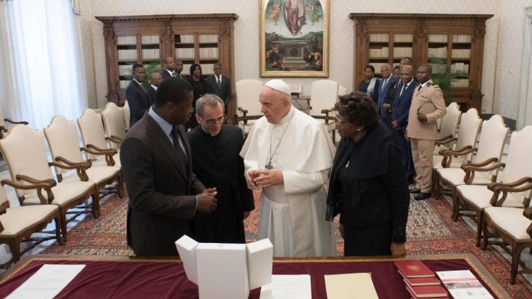 Papa Francisko amekutana na kuzungumza na Rais Faure Essozimna Gnassingbe wa Togo: Amani, Utulivu na Usalama Barani Afrika mambo msingi katika mazungumzo yao!