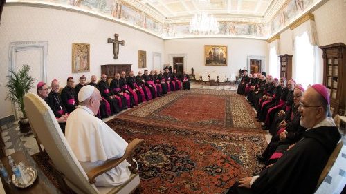 Papa aos bispos argentinos: anunciem um Cristo vivo