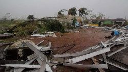 cyclone-fani-makes-landfall-in-odisha-coast-1556884297994.jpg