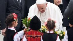 pope-francis-s-trip-in-bulgaria-and-northern--1557045227330.jpg