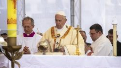 pope-francis-visits-north-macedonia-1557221631765.jpg