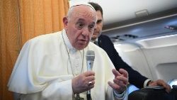 pope-francis-s-ends-trip-to-bulgaria-and-nort-1557254627899.jpg