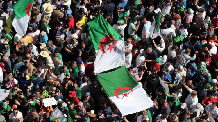 Manifestations dans les rues d'Alger, le vendredi 10 mai 2019.