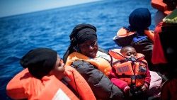 migranti--libia-a-sea-watch--i-65-ora-sono-vo-1558004333124.jpg