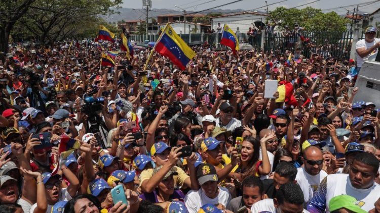 Des partisans de Juan Guaido, à Guatire au Venezuela, le 18 mai 2019, pendant «les pourparlers» d'Oslo entre gouvernement et opposition.  