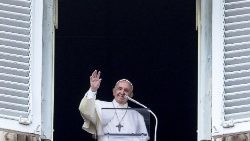pope-francis--regina-coeli-prayer-1558266527235.jpg