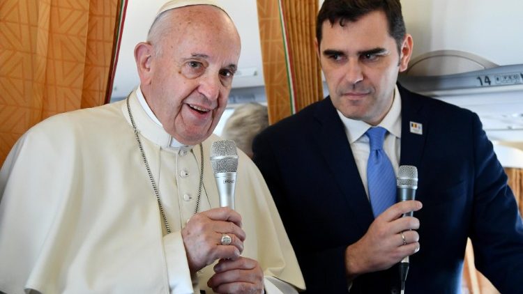 Papa Françesku e zedhenesi i perkoheshem i Selise se Shenjte Gisotti