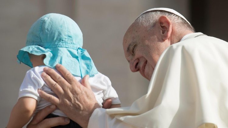 教宗與孩童