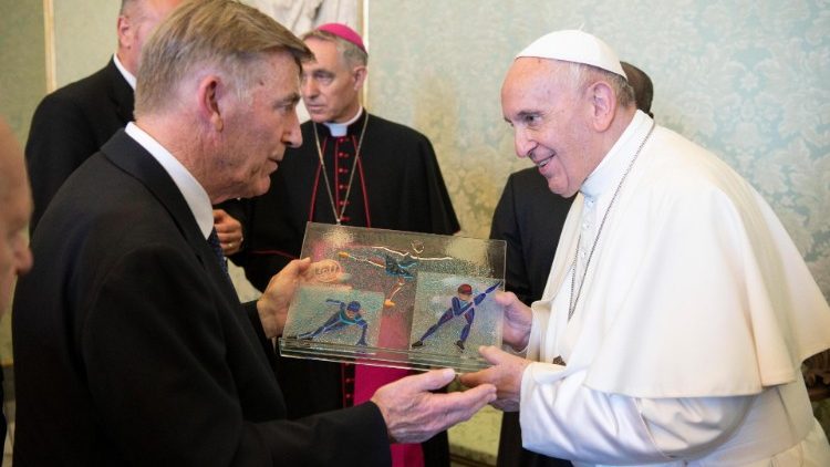 Papa Franjo s članovima Međunarodnoga klizačkog saveza; Vatikan, 13. lipnja 2019.