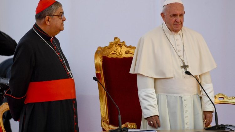 Papst Franziskus nimmt in Neapel an einer Konferenz zur Konstitution "Veritatis Gaudium" teil