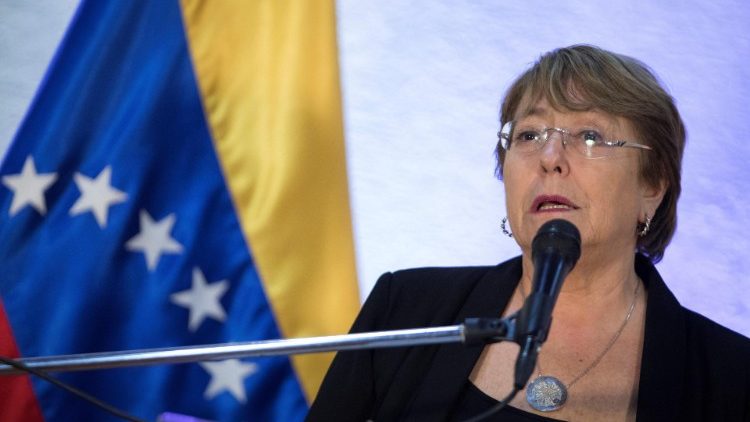 Michelle Bachelet bei der Pressekonferenz in Caracas