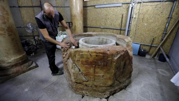 Archäologen haben in der Geburtskirche in Bethlehem einen spätantiken Taufbrunnen entdeckt