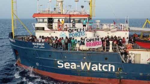 Il dramma della Sea Watch 3 a Lampedusa