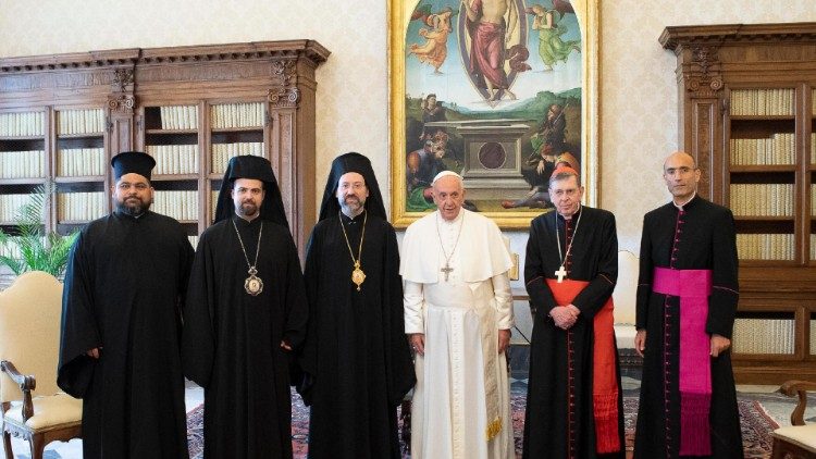 教宗接见君士坦丁堡大公宗主教代表团