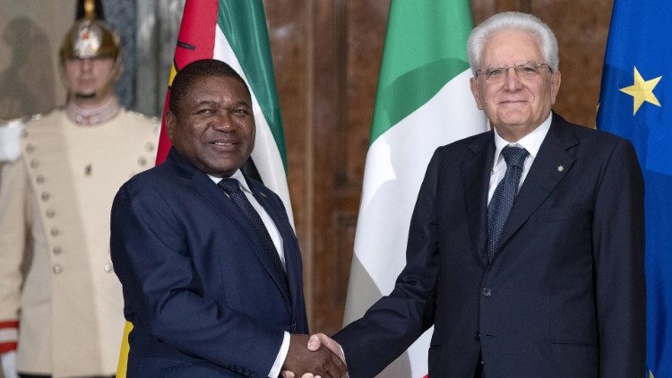 Le président mozambicain Filipe Nyusi reçu par le président italien Sergio Mattarella, le 9 juillet 2019 au Quirinal.